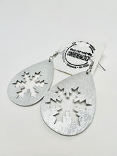 Load image into Gallery viewer, Blue Snowflake Earrings