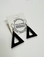 Load image into Gallery viewer, Flat Black Retro Triangle Earrings